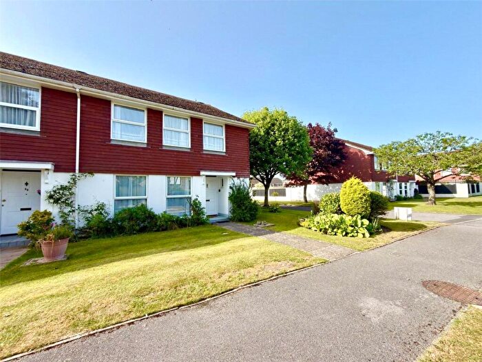 4 Bedroom End Of Terrace House For Sale In Deans Court, Milford On Sea, SO41
