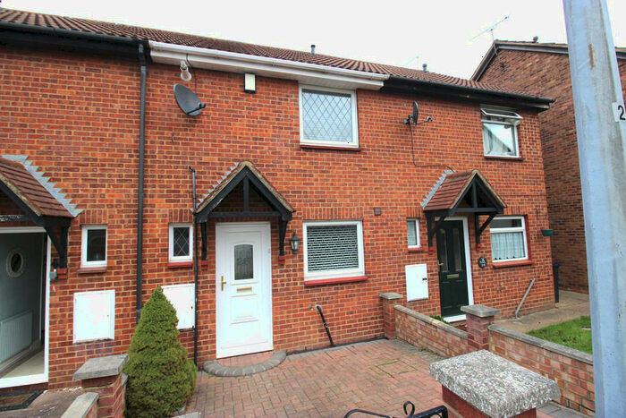 2 Bedroom Semi-Detached House To Rent In Romsey Close, Hockley, SS5