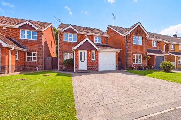 3 Bedroom Detached House For Sale In Wisley Gardens, Farnborough, Hampshire, GU14