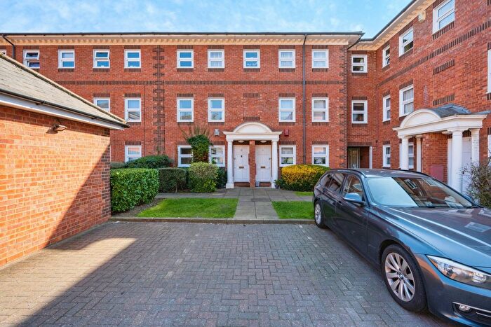 2 Bedroom Flat For Sale In Ashburnham Road, Bedford, MK40