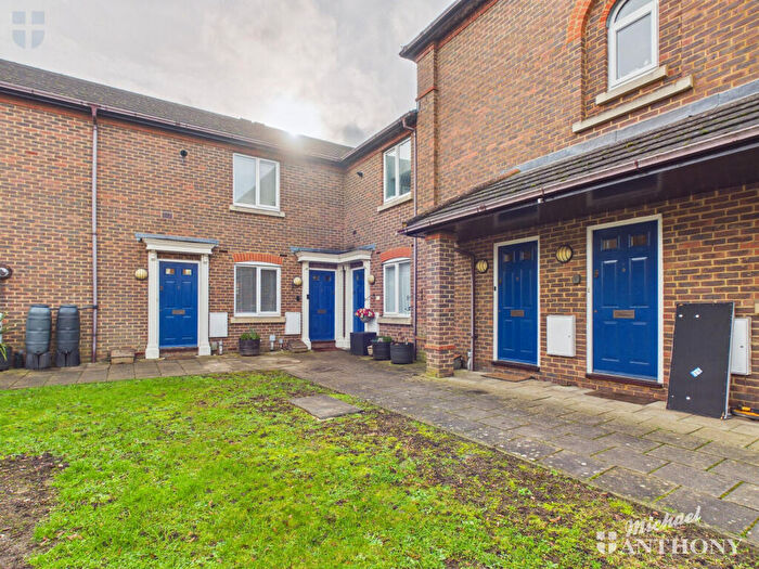 2 Bedroom Maisonette For Sale In Read House, Horton Close, Aylesbury, HP19