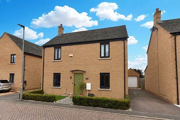 4 Bedroom Detached House For Sale In Dunnock Way, St. Ives, PE27