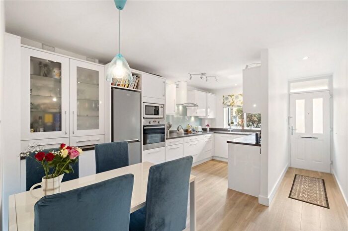 2 Bedroom Terraced House For Sale In Garrick Close, London, SW18