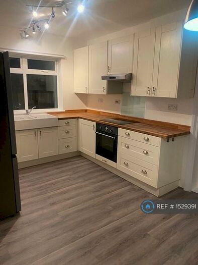 3 Bedroom Semi-Detached House To Rent In Clifton Road, Dunstable, LU6