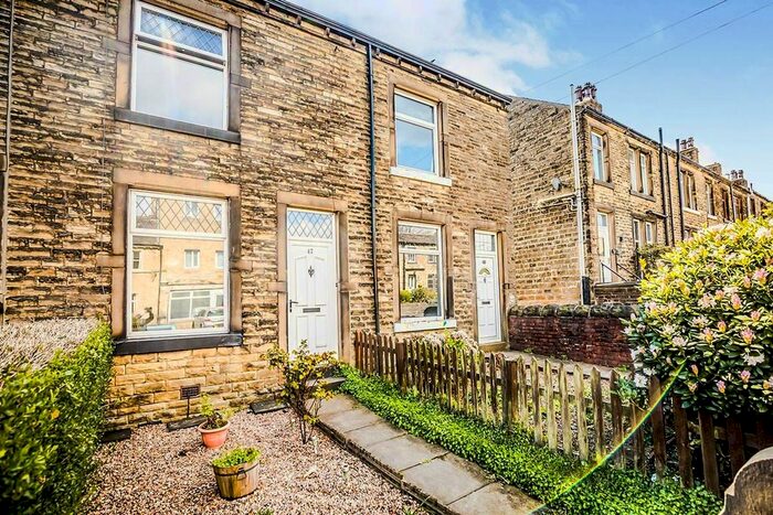 3 Bedroom Terraced House To Rent In Luck Lane, Marsh, Huddersfield, HD1