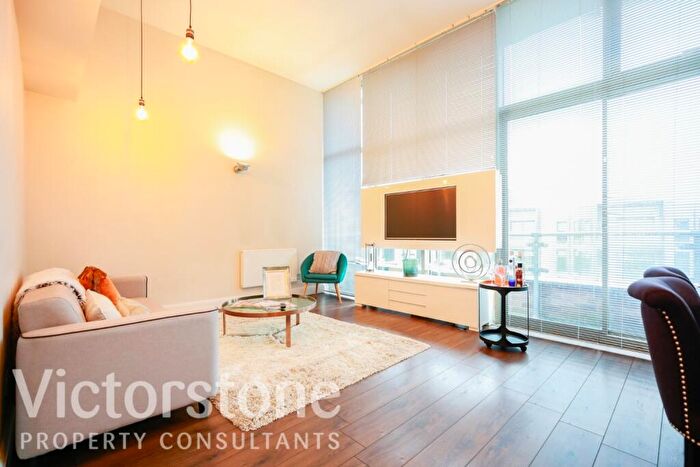 2 Bedroom Penthouse To Rent In Lawrence House, City Road, London, EC1V