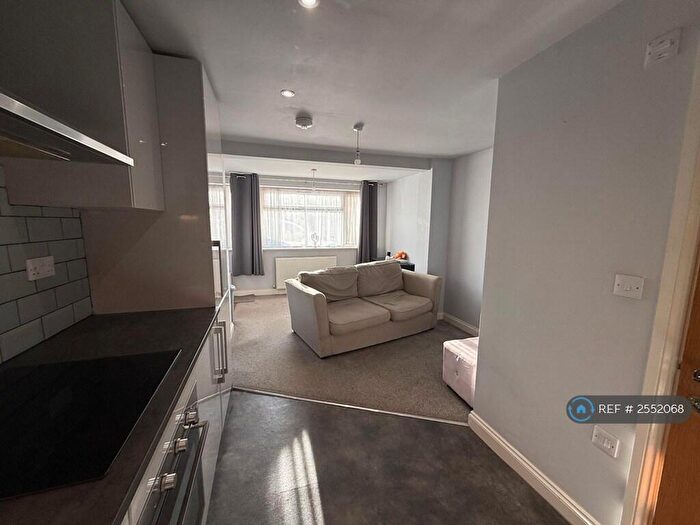 1 Bedroom Flat To Rent In London Road, Chalfont St. Giles, HP8