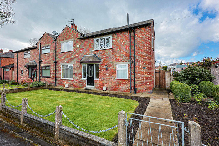 3 Bedroom Semi-Detached House For Sale In Tansley Avenue, Coppull, Chorley, PR7
