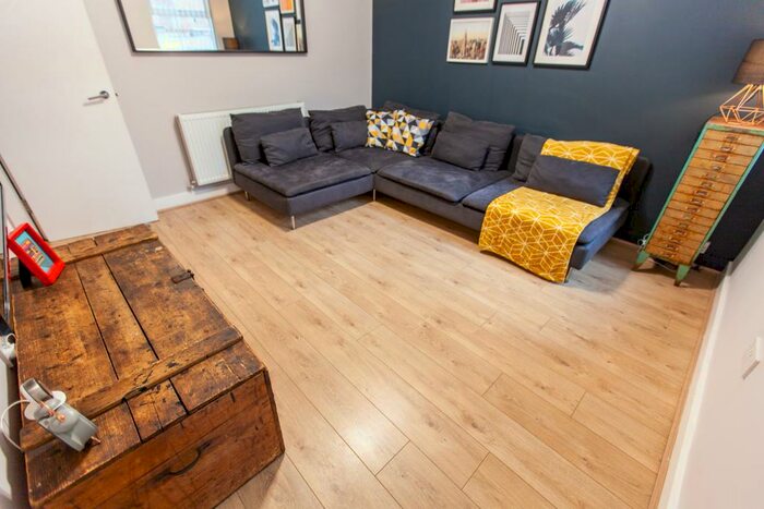 5 Bedroom Terraced House To Rent In Romer Road, L6