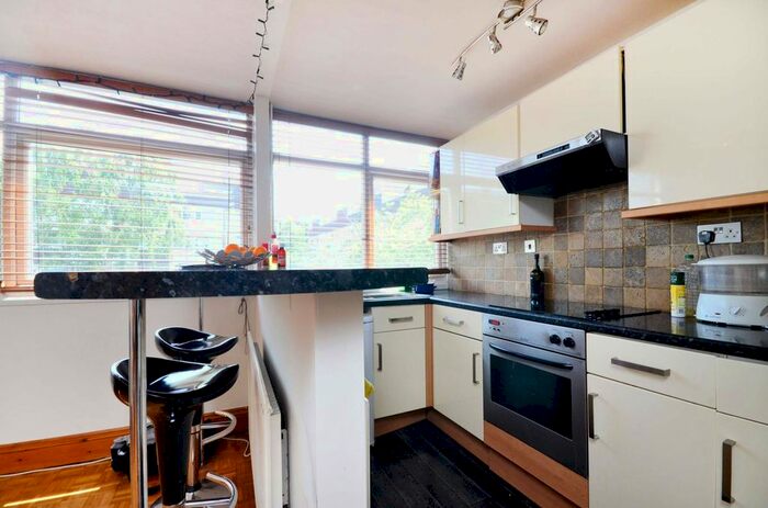 2 Bedroom Property To Rent In Hillview Court, Woking, GU22