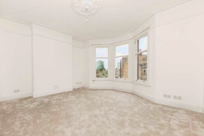 1 Bedroom Flat To Rent In Radbourne Road, Balham, SW12