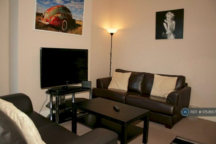 3 Bedroom Terraced House To Rent In Queensland Ave, Coventry, CV5