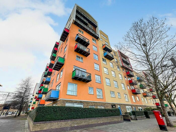 2 Bedroom Flat To Rent In Holly Court, John Harrison Way, Greenwich, SE10