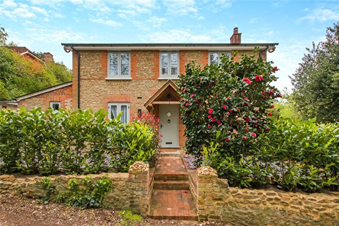 4 Bedroom Detached House For Sale In Bourne Grove Close, Lower Bourne, Farnham, Surrey, GU10