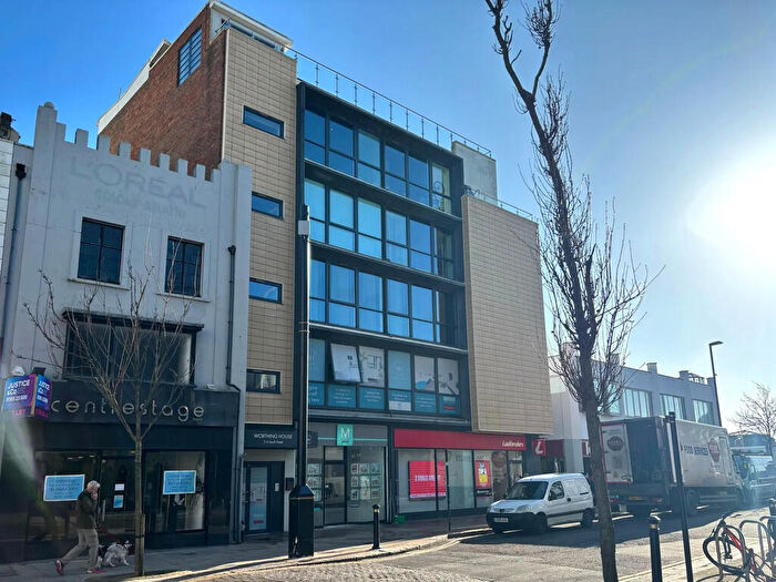 2 Bedroom Apartment To Rent In South Street, Worthing, BN11