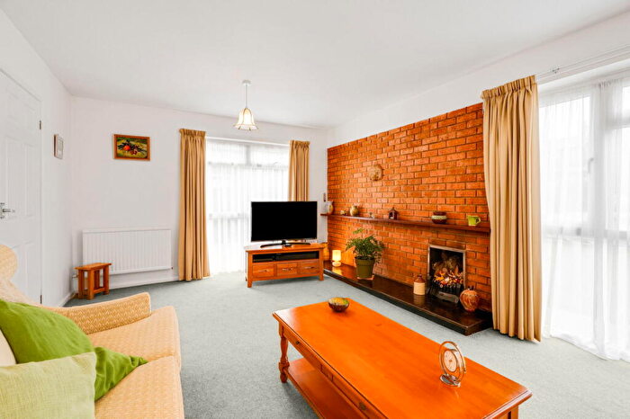 4 Bedroom Detached House For Sale In The Paddock, Lower Boddington, Northamptonshire, NN11