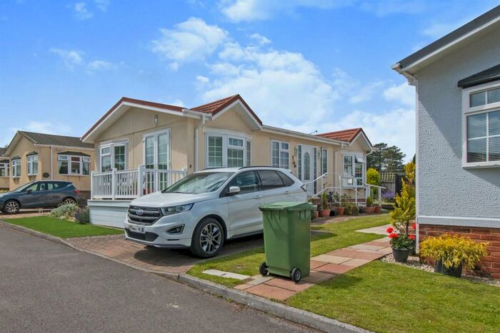 2 Bedroom Park Home For Sale In Alresford Road, Winchester, SO21