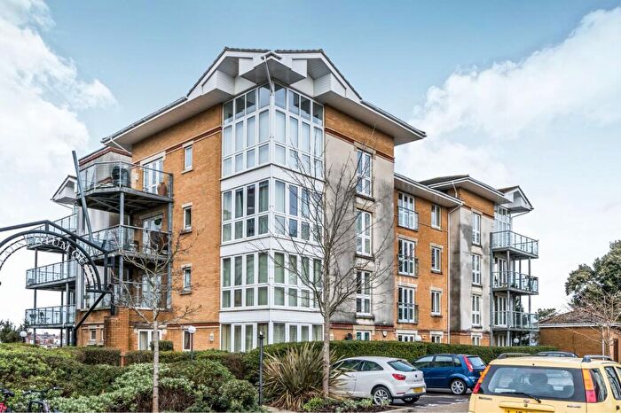 2 Bedroom Flat To Rent In Hawkeswood Road, Southampton, SO18