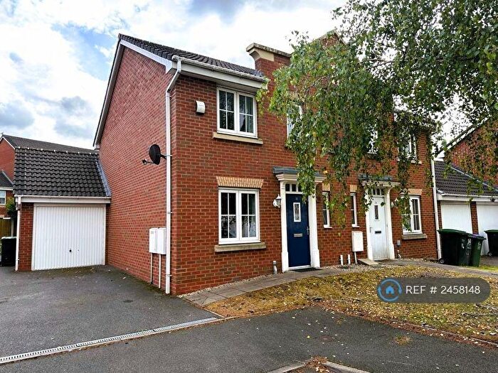 3 Bedroom Semi-Detached House To Rent In Wilson Drive, Tividale, Oldbury, B69