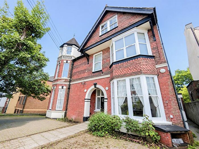 2 Bedroom Flat To Rent In Woodland Vale Road, St Leonards, TN37