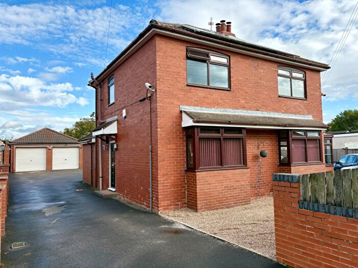 4 Bedroom Detached House For Sale In Greens Road, Dunsville, Doncaster, DN7