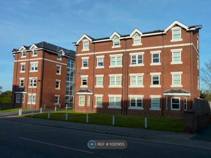 2 Bedroom Flat To Rent In Preston Court, Eastbourne, BN21