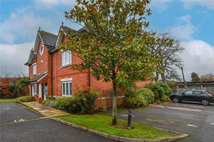 2 Bedroom Apartment For Sale In Reading Road, Winnersh, Wokingham, Berkshire, RG41