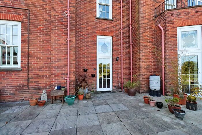 2 Bedroom Flat For Sale In The Quadrangle, Hunmanby Hall, Hunmanby, YO14