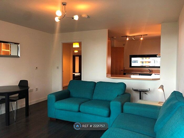 2 Bedroom Flat To Rent In Geoffrey Watling Way, Norwich, NR1