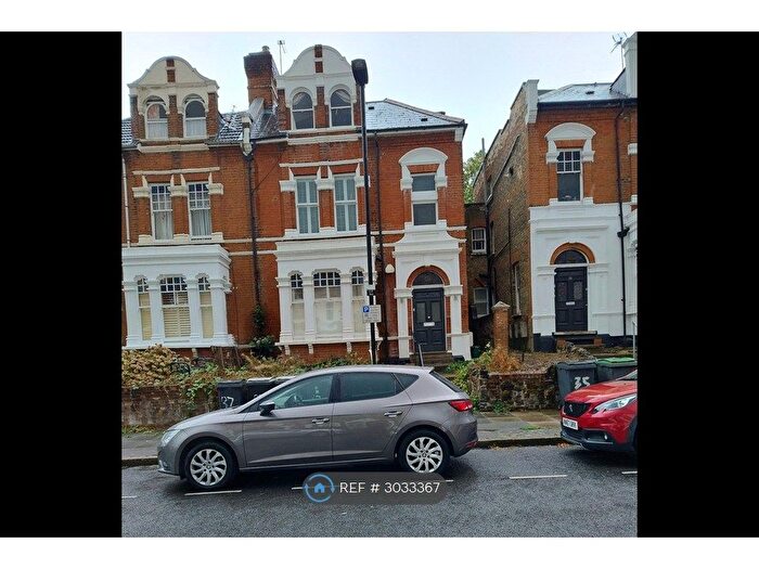 2 Bedroom Flat To Rent In Cecile Park, London, N8