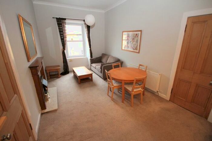 2 Bedroom Flat To Rent In Lauriston Place, Tollcross, Edinburgh, EH3