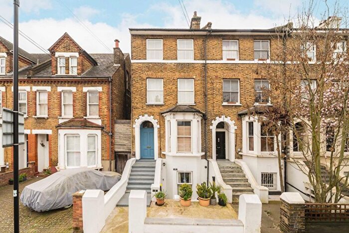 2 Bedroom Flat For Sale In Ellison Road, Streatham, SW16