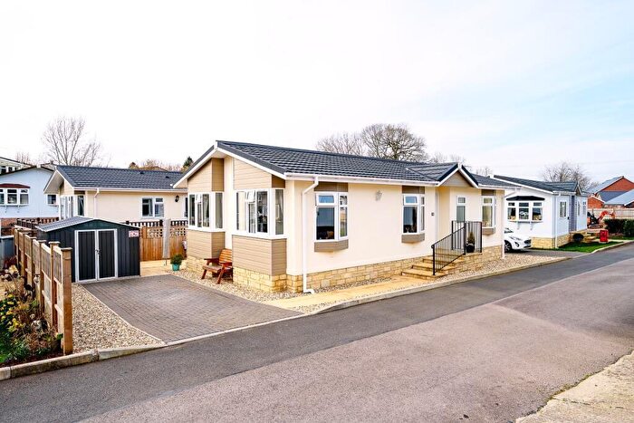 2 Bedroom Park Home For Sale In Lea Villa Residential Park, Lea, Ross-on-Wye, HR9