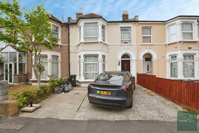 4 Bedroom Terraced House For Sale In Pembroke Road, Ilford, IG3
