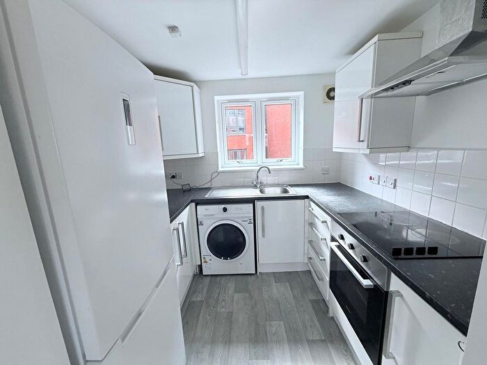 1 Bedroom Flat To Rent In Chardlace Walk, Nottingham, NG1