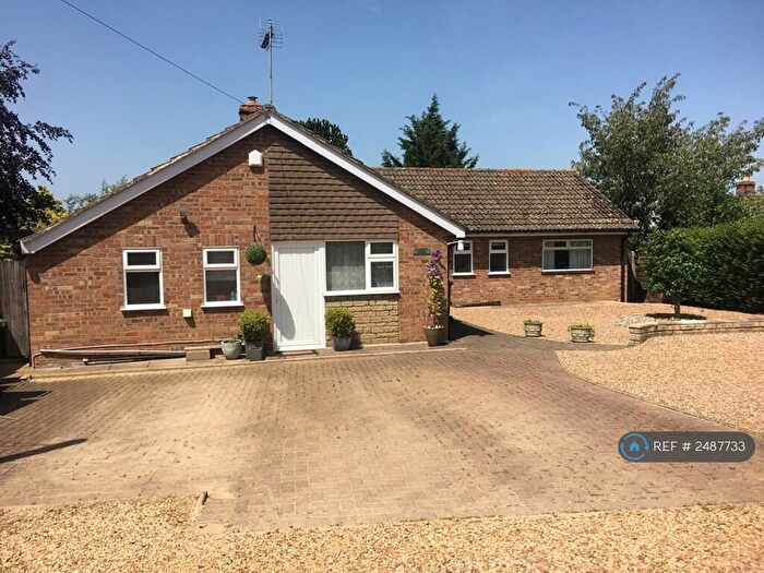 3 Bedroom Bungalow To Rent In Second Drift, Stamford, PE9