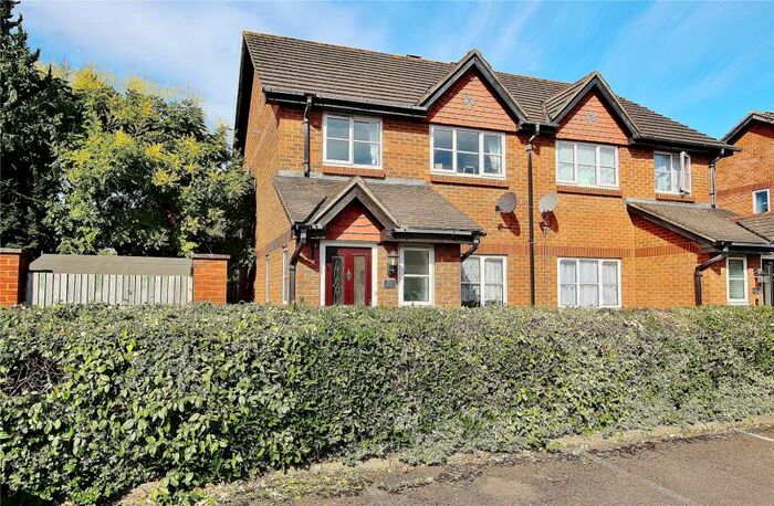 3 Bedroom Semi-Detached House To Rent In West End, GU24