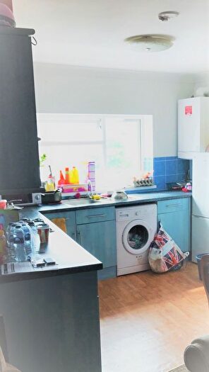 2 Bedroom Flat To Rent In High Street, Romford, RM1