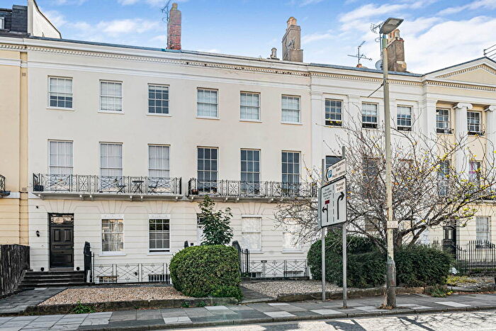 1 Bedroom Flat For Sale In Evesham Road, Cheltenham, Gloucestershire, GL52