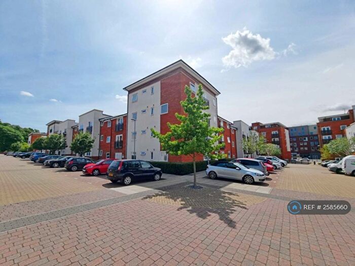 2 Bedroom Flat To Rent In Hope Court, Ipswich, IP3