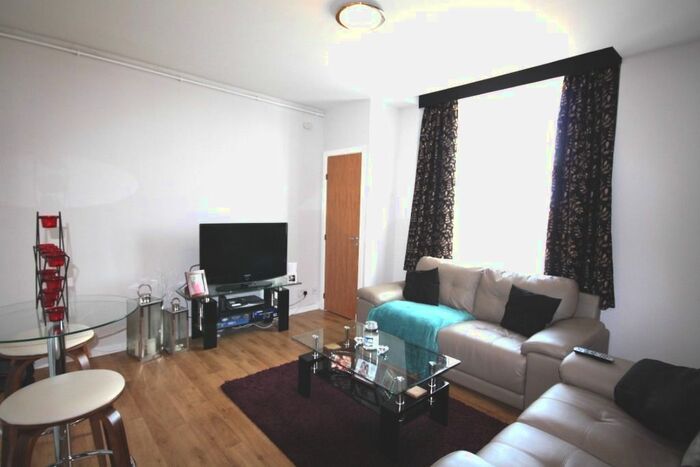 1 Bedroom Flat To Rent In Powis Terrace, Aberdeen, AB25
