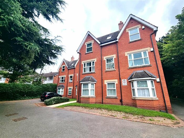2 Bedroom Flat To Rent In Chester Road, Sutton Coldfield, West Midlands, B73