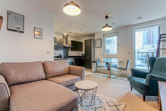 2 Bedroom Flat To Rent In Sapphire Court, Ocean Village, Southampton, SO14