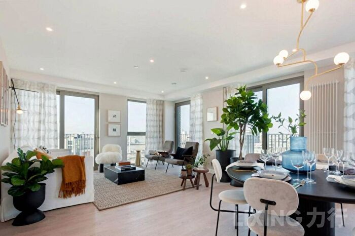 2 Bedroom Flat For Sale In Queen's Cross, Custom House, E16