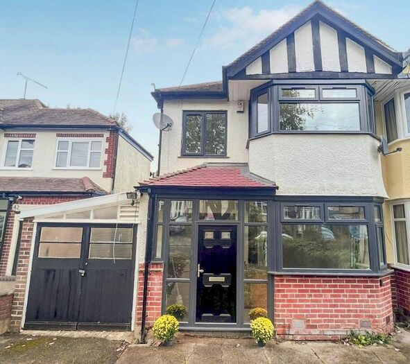 3 Bedroom Semi-Detached House To Rent In Wheats Avenue, Harborne, Birmingham, B17