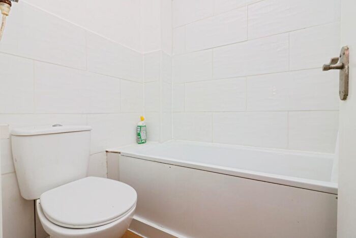 1 Bedroom Flat To Rent In Wordsworth Court, Hatfield, AL10
