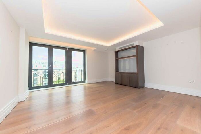 2 Bedroom Flat To Rent In Kensington Gardens Square, London, W2