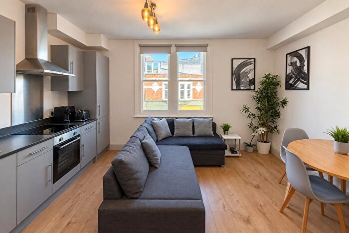 2 Bedroom Flat To Rent In Upper Richmond Road, London, SW15