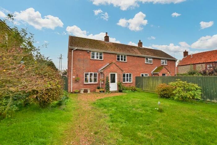 3 Bedroom Semi-Detached House For Sale In Church Walk, Burnham Market, PE31