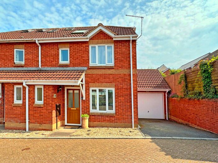 4 Bedroom Semi-Detached House For Sale In Sentrys Orchard, Exminster, Exeter, EX6